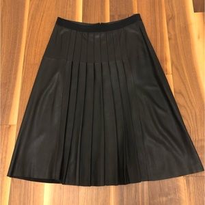 Vince leather pleated skirt Size 8
